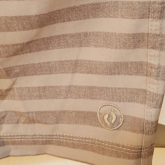 Grey striped Hang Ten shorts Size 30 front & back pockets - Picture 2 of 11
